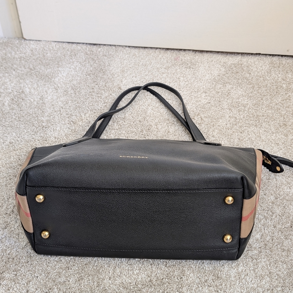 Burberry Welburn Tote - EUC - Picture 3 of 10